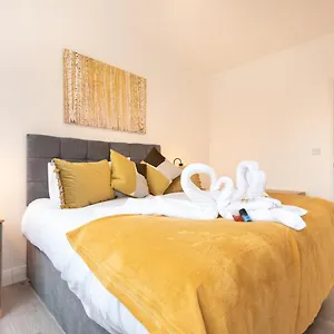 Apartments: Location With Parking Apartment