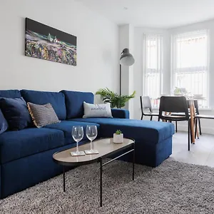 https://townhouse-in-belfast.belfasthotelsireland.com